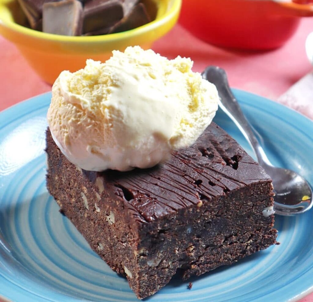 3 Brownie With Walnuts